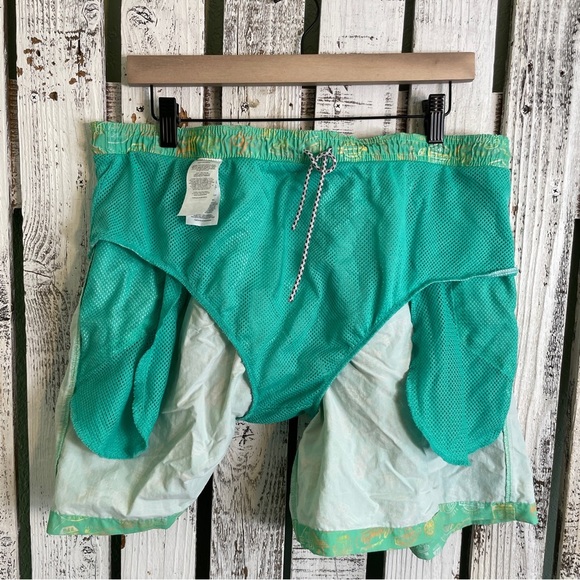 Columbia Men’s Fishing Shorts Swim Trunks Size Large Lined Green Fishing Print - Picture 4 of 12